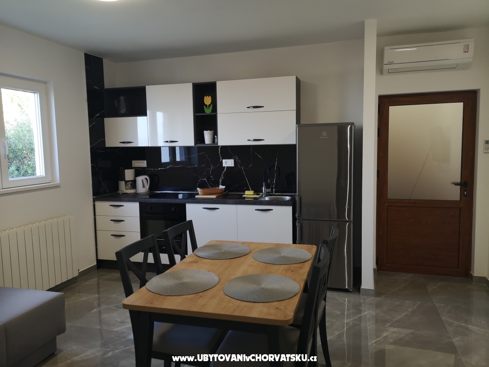 Apartmny Dado - Podgora Chorvtsko