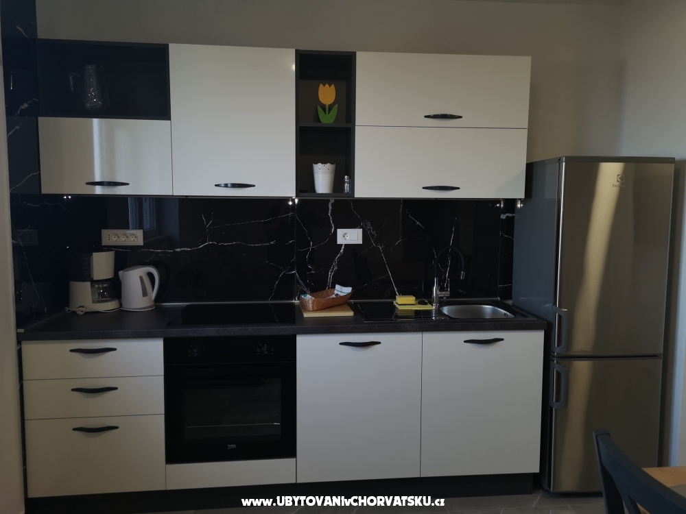 Apartmny Dado - Podgora Chorvtsko
