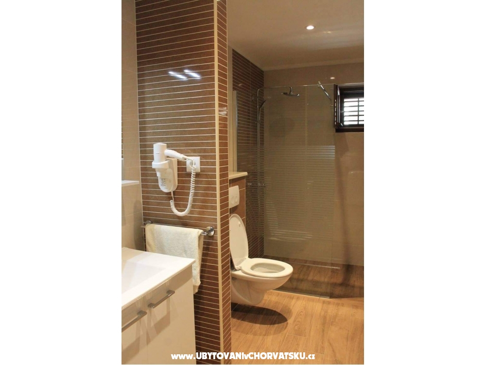 Apartmny Dado - Podgora Chorvtsko