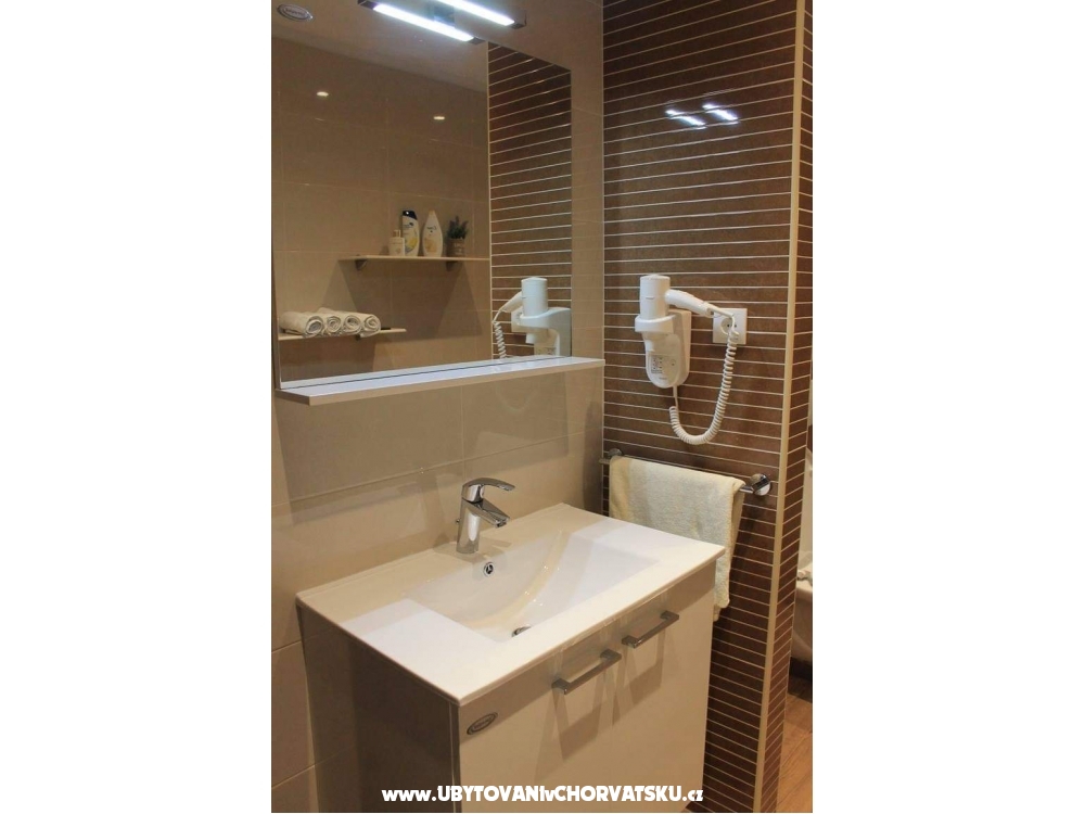 Apartmny Dado - Podgora Chorvtsko