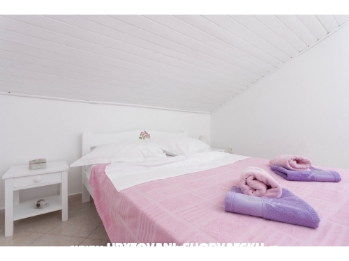 App Lili - Podgora Croatia
