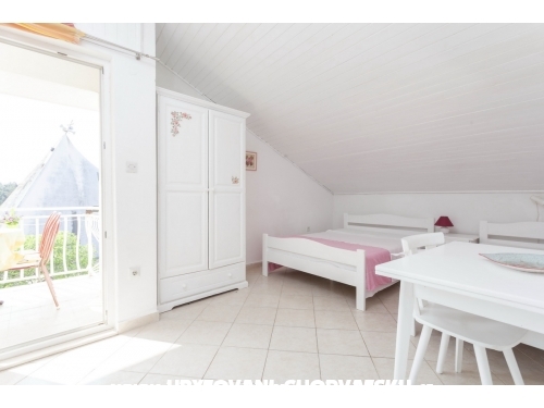 App Lili - Podgora Croatia