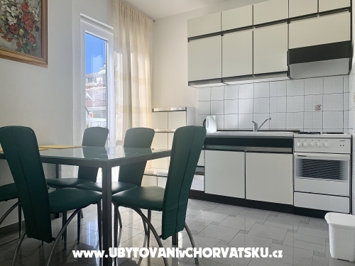 Apartmaji Lena - Podstrana Hrvaška