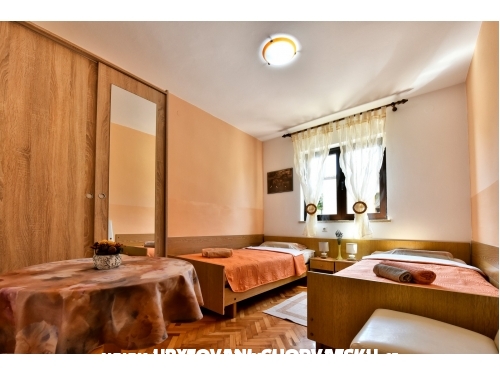 Apartmaji Funtana - Pore Hrvaka
