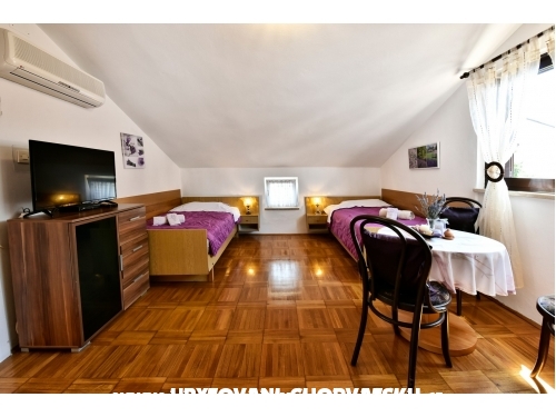 Apartmaji Funtana - Pore Hrvaka