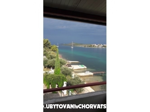 Apartmani 10 metara od mora - Primoten Hrvatska
