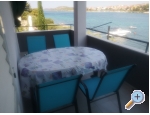 Appartements 10 metara od mora - Primoten Kroatien