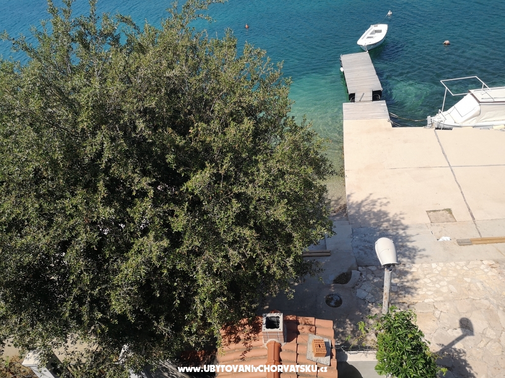 Apartmani 10 metara od mora - Primoten Hrvatska