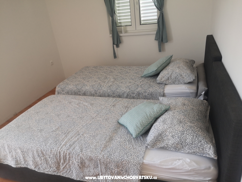 Apartmani 10 metara od mora - Primoten Hrvatska
