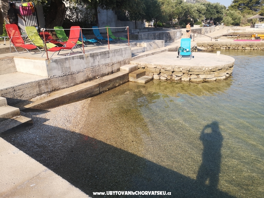 Apartmani 10 metara od mora - Primoten Hrvatska