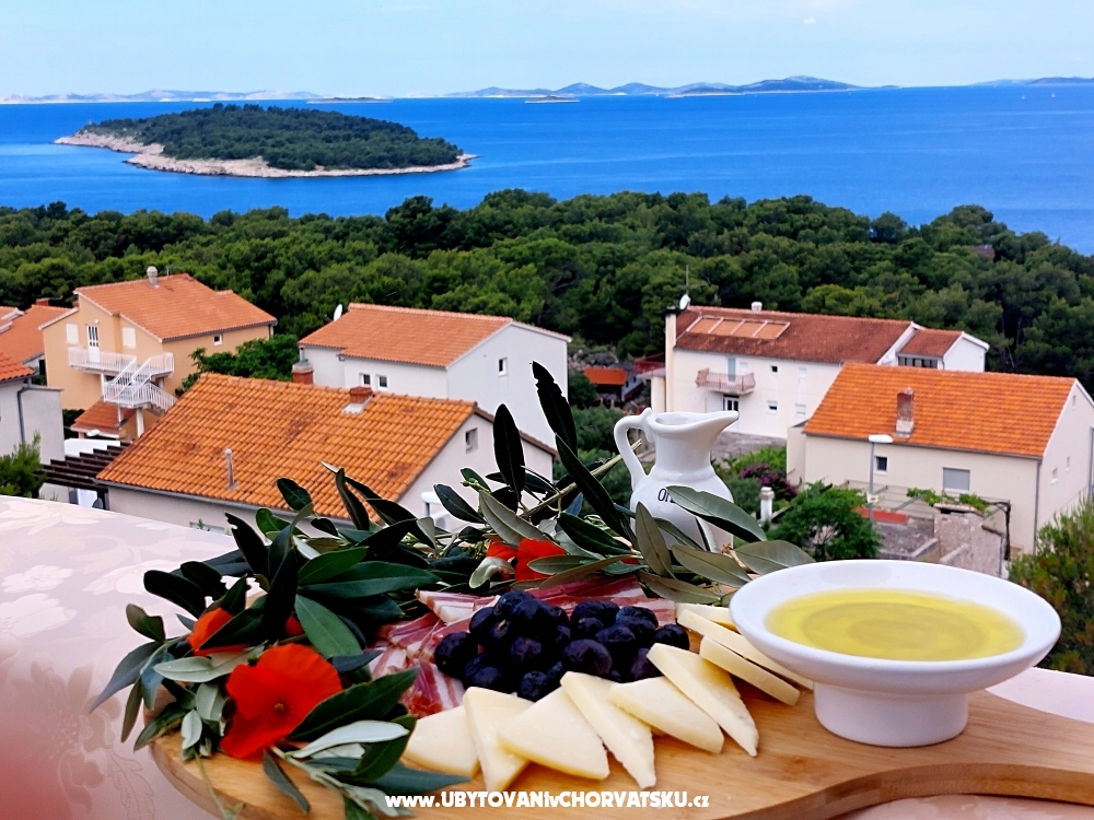 Apartments TONI I IRIS*** - Primoten Croatia