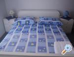Apartments and rooms Mikelin
