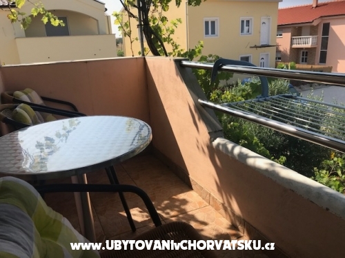 Apartmaji Toni - Privlaka Hrvaška