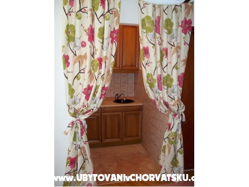 Apartmanok avar - ostrov Rab Horvtorszg