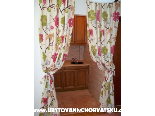 Apartmanok avar - ostrov Rab Horvtorszg