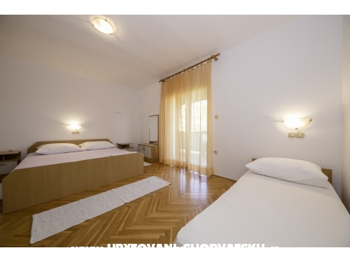 APARTMANI DEBELI - ostrov Rab Croatie