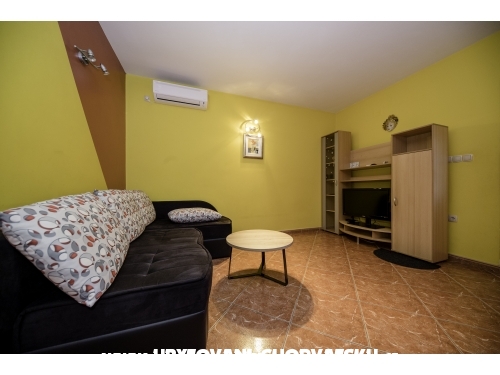 APARTMANI DEBELI - ostrov Rab Croazia