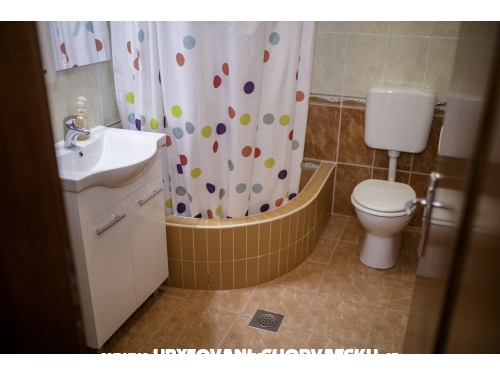 APARTMANI DEBELI - ostrov Rab Croatie