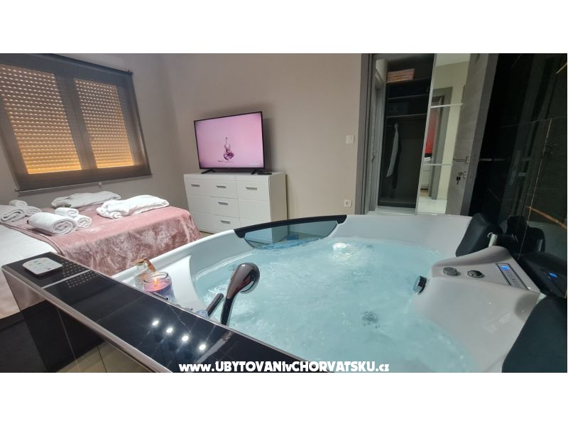 Mias luxury spa apartment