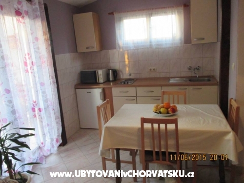 Appartements Sineva - Rogoznica Kroatien