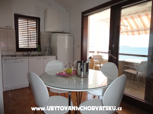 Apartments Tomislav Brnas - Rogoznica Croatia