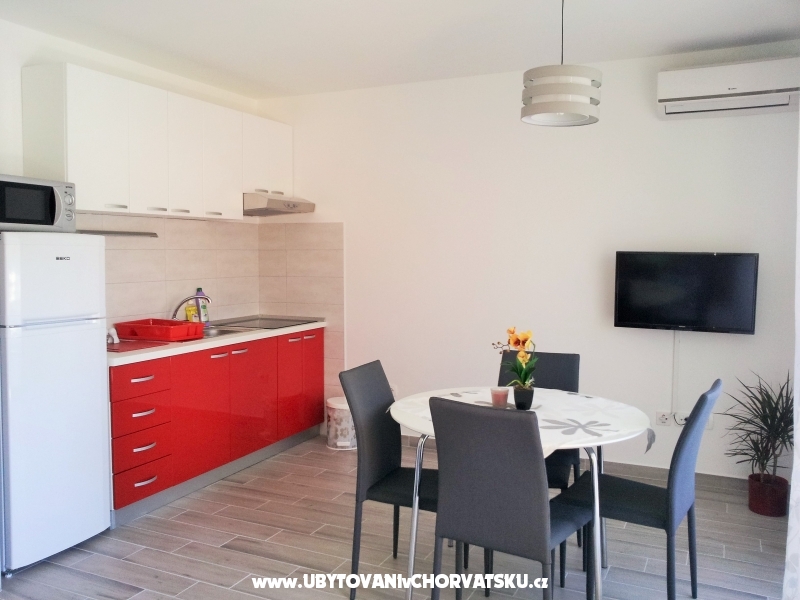 Apartmny Zora - Rogoznica Chorvtsko