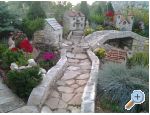 Apartments Kreimir OD 30 EUR - Rogoznica Croatia