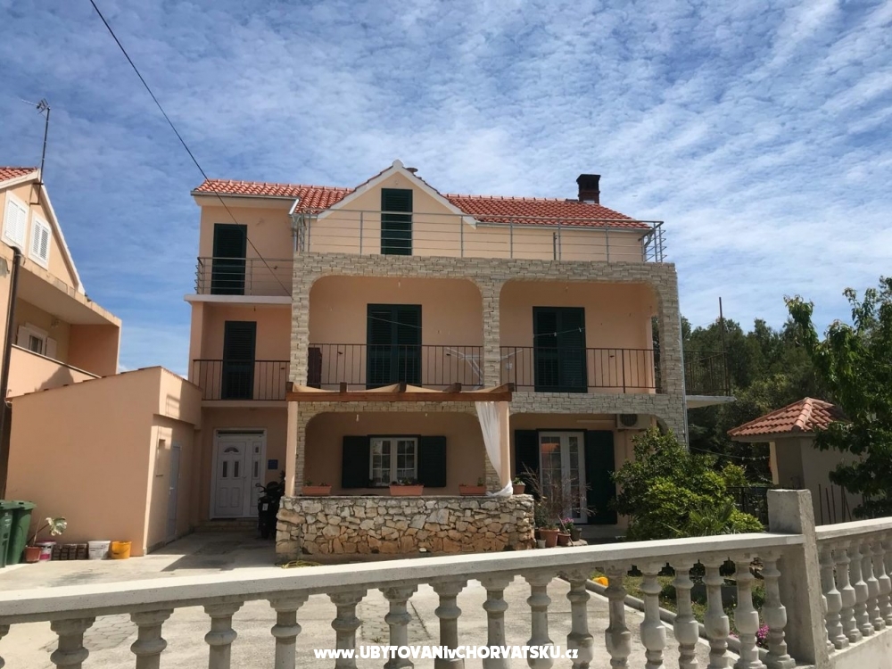 Apartmanok Keti - ibenik Horvtorszg
