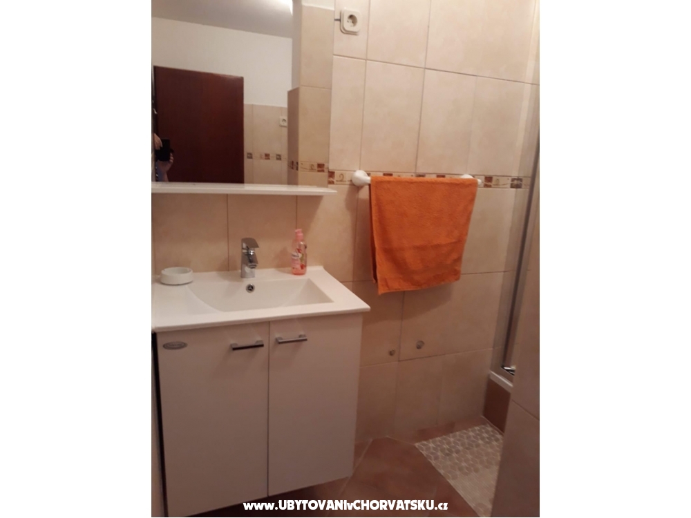 Apartmanok Keti - ibenik Horvtorszg