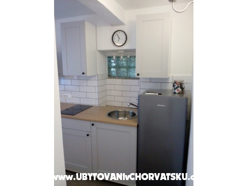 Apartmn - kamena kua  paroga - Tisno Chorvtsko