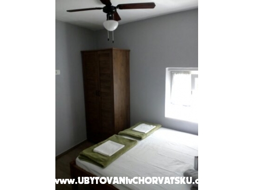 Apartmn - kamena kua  paroga - Tisno Chorvtsko