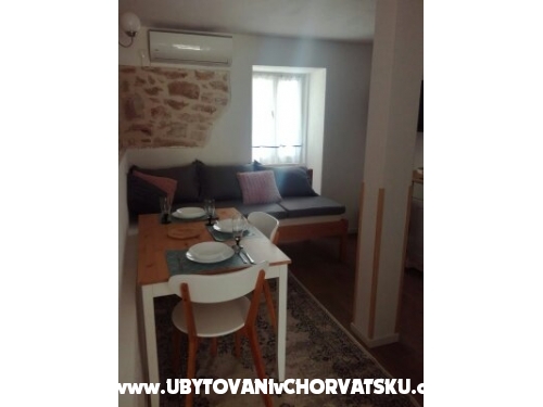 Apartmn - kamena kua  paroga - Tisno Chorvtsko