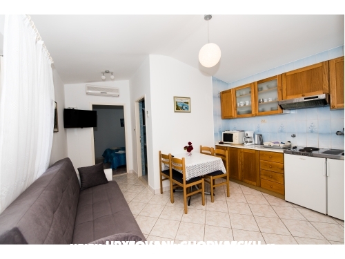 Apartmaji Ivan*** - Trogir Hrvaka