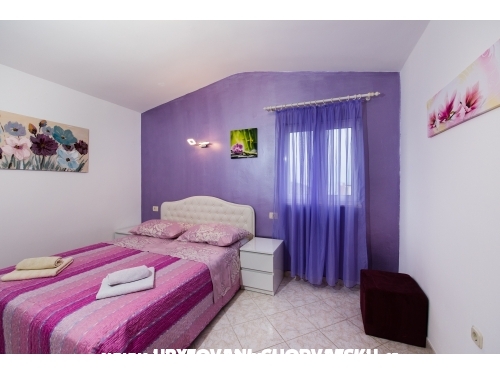 Apartmaji Ivan*** - Trogir Hrvaka