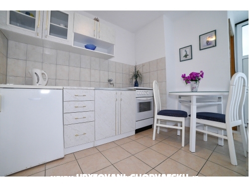Apartmny Nada - Trogir Chorvtsko