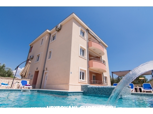 Apartmaji Villa Peky - Trogir Hrvaška