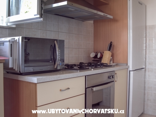 Apartmaji TICA - Trogir Hrvaška