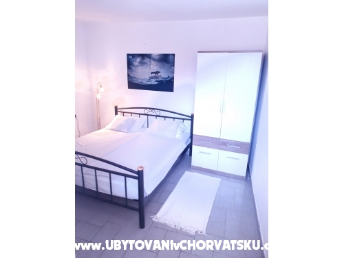 Apartments Tri palme - Trogir Croatia