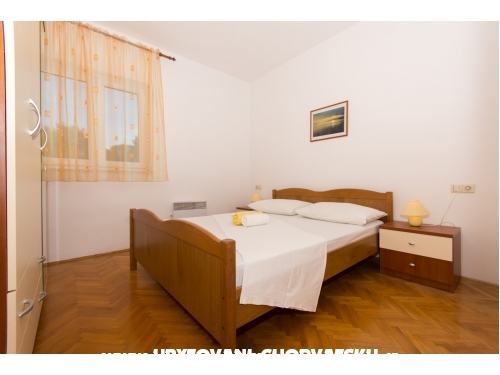 Apartmaji gaube - Trogir Hrvaška
