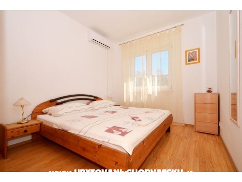 Apartmaji Two Lions - Trogir Hrvaška