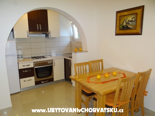 Appartementen Zora - Trogir Kroatië