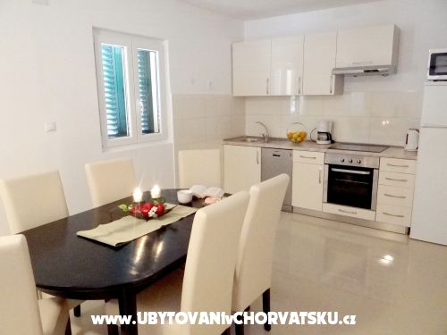 Ferienwohnungen Zora - Trogir Kroatien