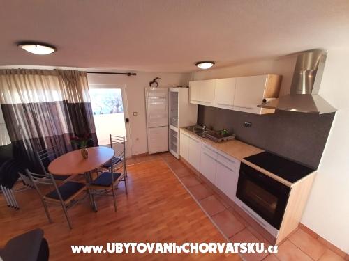 Apartmaji Marinovi dvori - Trogir Hrvaška