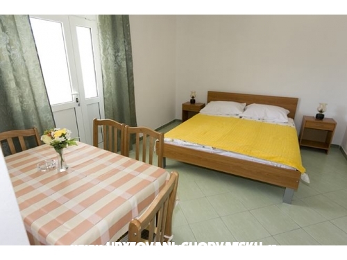 Apartmny Marija &amp; Frane Mravii - Tuepi Chorvtsko