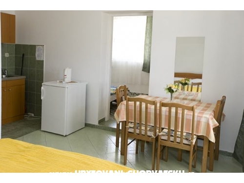 Apartmny Marija &amp; Frane Mravii - Tuepi Chorvtsko