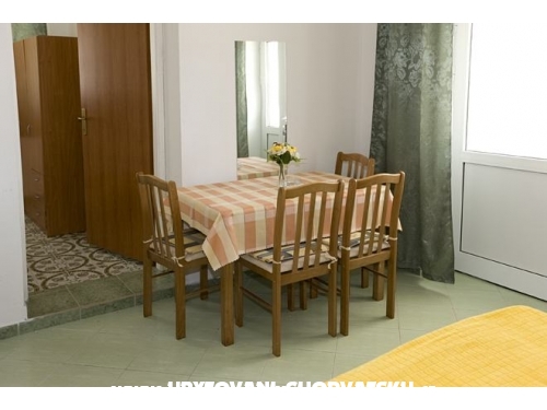 Apartmny Marija &amp; Frane Mravii - Tuepi Chorvtsko