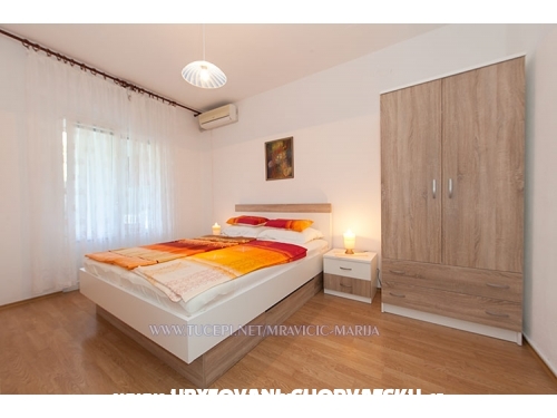 Apartmny Marija &amp; Frane Mravii - Tuepi Chorvtsko