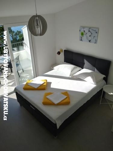 Apartmaji Mija - Tučepi Hrvaška