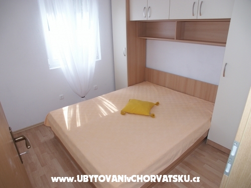 Apartments Svjetlana i Ivo Mravičić - Tučepi Croatia