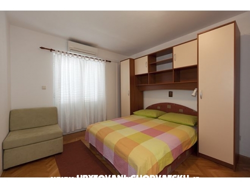 Apartmaji Maja Sevelj - Tučepi Hrvaška